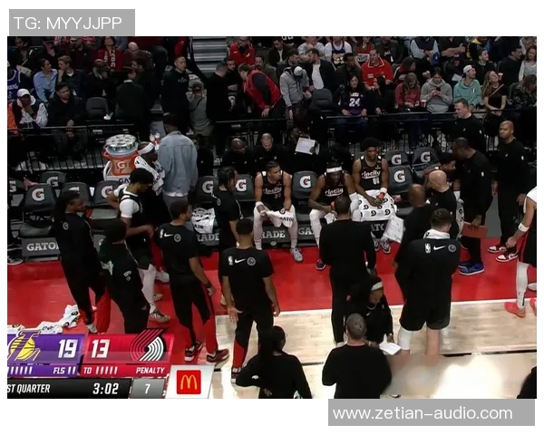 湖人对决开拓者精彩回顾八月二十四日比赛亮点与分析